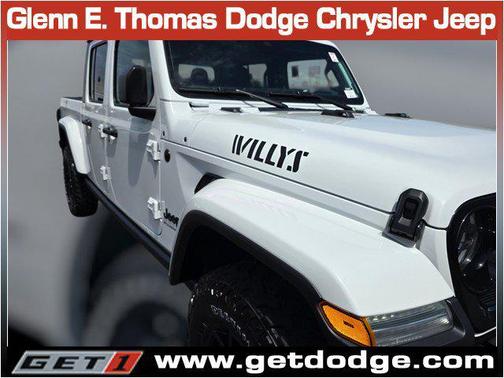 Bright White Clearcoat 2025 Jeep Gladiator Willys