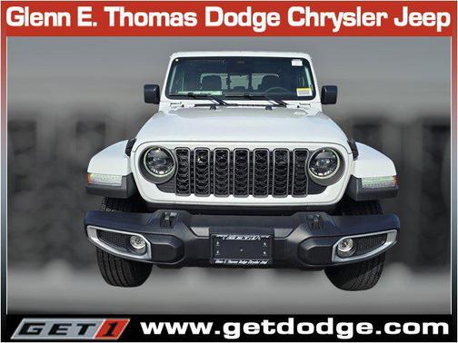 2026 Jeep Gladiator Sahara 4x4