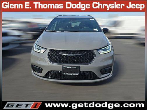 2025 Chrysler Pacifica Hybrid Premium S Appearance Pkg