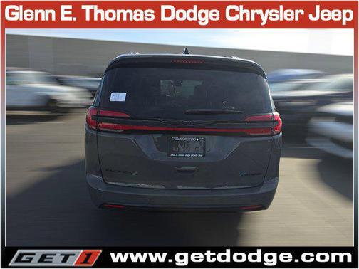 2025 Chrysler Pacifica Hybrid Premium S Appearance Pkg
