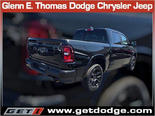 Diamond Black Crystal Pearlcoat 2026 RAM 1500 Laramie