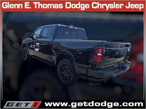 Diamond Black Crystal Pearlcoat 2026 RAM 1500 Laramie