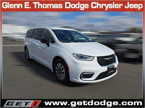2025 Chrysler Pacifica Hybrid Select