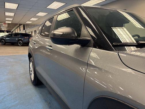 Sterling Gray Metallic 2026 Chevrolet Trailblazer LS