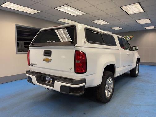 Summit White 2018 Chevrolet Colorado LT