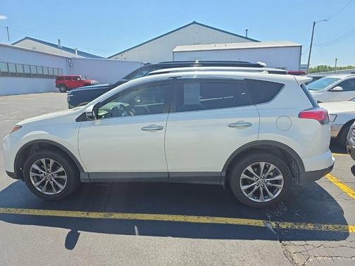 Blizzard Pearl 2018 Toyota RAV4 Platinum