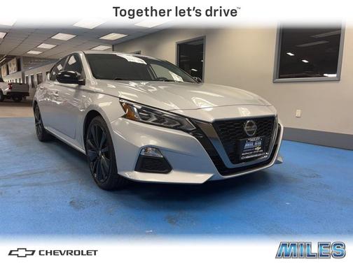 2021 Nissan Altima SR FWD