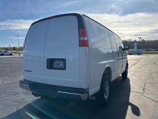 2025 Chevrolet Express 2500 RWD 2500 Regular Wheelbase WT