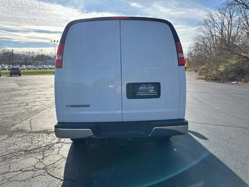 2025 Chevrolet Express 2500 RWD 2500 Regular Wheelbase WT