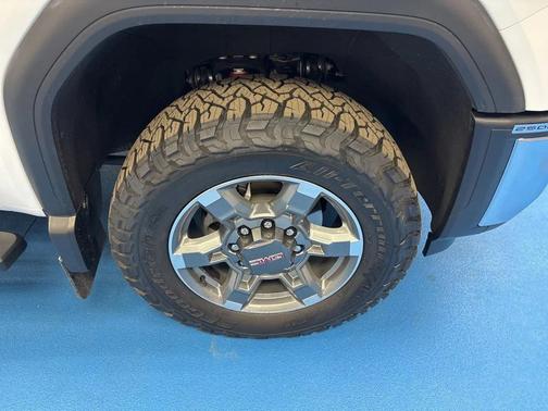 2025 GMC Sierra 2500 SLT