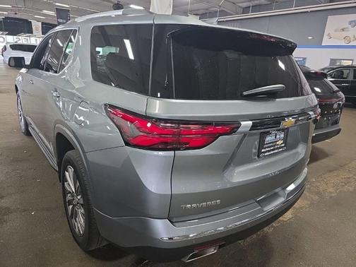 Sterling Gray Metallic 2023 Chevrolet Traverse Premier