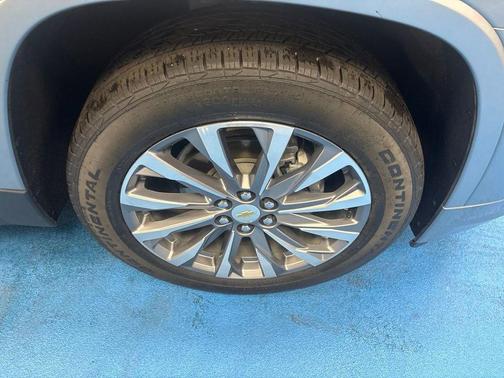 Sterling Gray Metallic 2023 Chevrolet Traverse Premier
