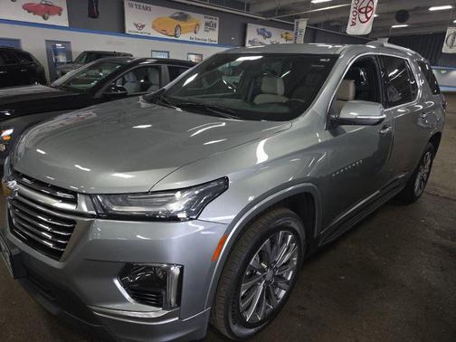 Sterling Gray Metallic 2023 Chevrolet Traverse Premier