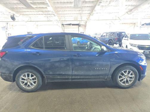 2022 Chevrolet Equinox LS