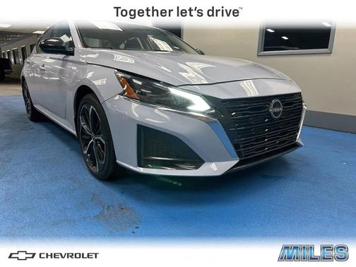 2025 Nissan Altima SR FWD