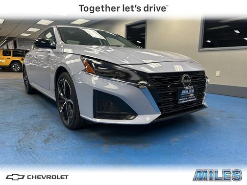 2025 Nissan Altima SR FWD