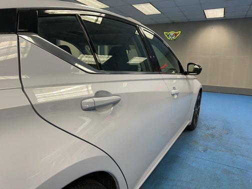 2025 Nissan Altima SR FWD