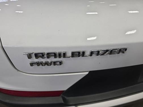 Summit White 2025 Chevrolet Trailblazer LT