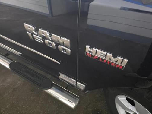 2017 RAM 1500 SLT