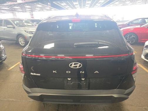 Abyss Black Pearl 2025 Hyundai KONA SEL