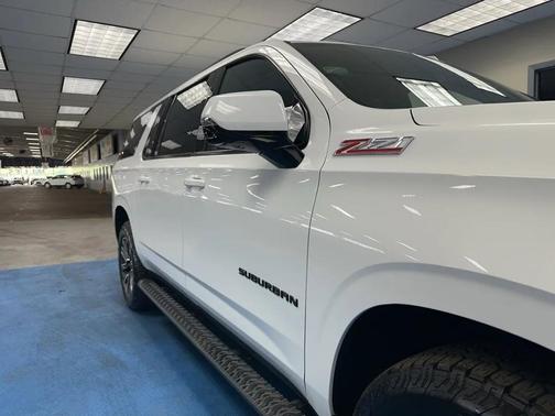 2023 Chevrolet Suburban 4WD Z71