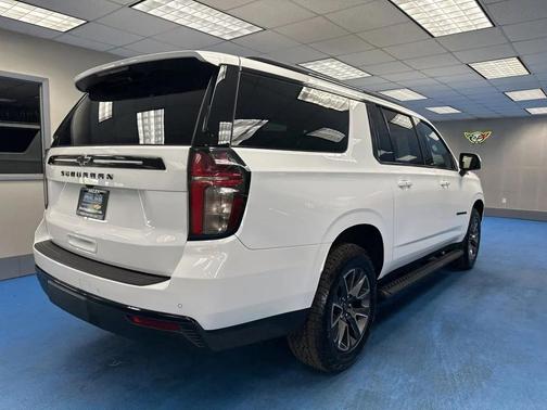 2023 Chevrolet Suburban 4WD Z71