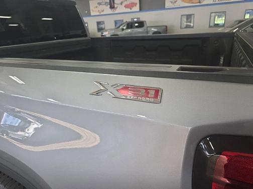 Sterling Metallic 2023 GMC Sierra 1500 SLE