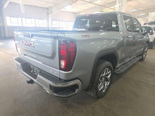 Sterling Metallic 2023 GMC Sierra 1500 SLE