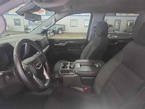 Sterling Metallic 2023 GMC Sierra 1500 SLE
