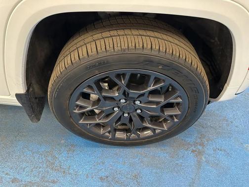 2023 Jeep Grand Cherokee L Summit Reserve