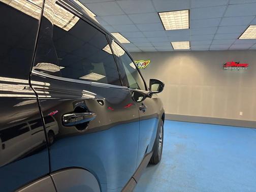 2023 Nissan Pathfinder SL 4WD