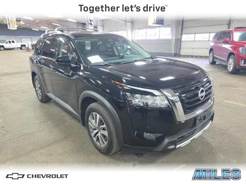 2023 Nissan Pathfinder SL 4WD