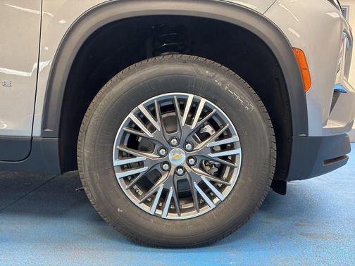 Sterling Gray Metallic 2026 Chevrolet Traverse LT