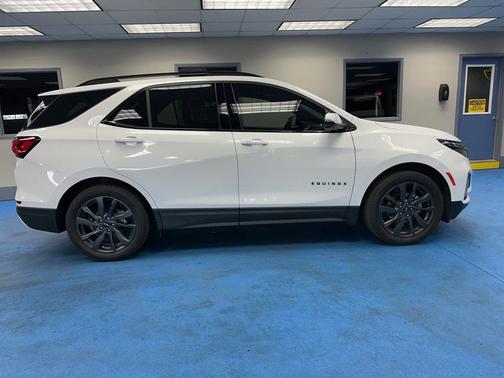2022 Chevrolet Equinox FWD RS