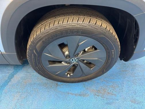 Pyrite Silver Metallic 2025 Volkswagen Taos 1.5T S