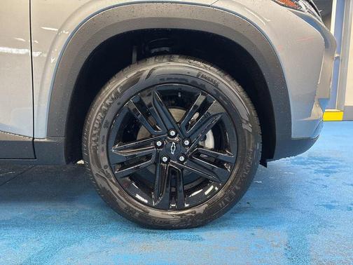 Sterling Gray Metallic 2026 Chevrolet Trax FWD ACTIV