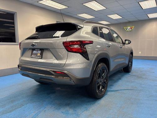 Sterling Gray Metallic 2026 Chevrolet Trax FWD ACTIV