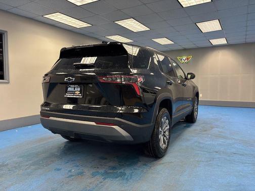 Mosaic Black Metallic 2026 Chevrolet Equinox 1LT