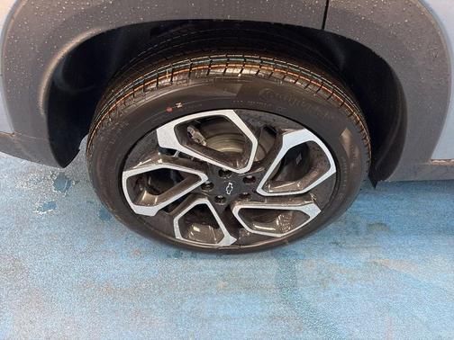 Sterling Gray Metallic 2026 Chevrolet Trax FWD 2RS
