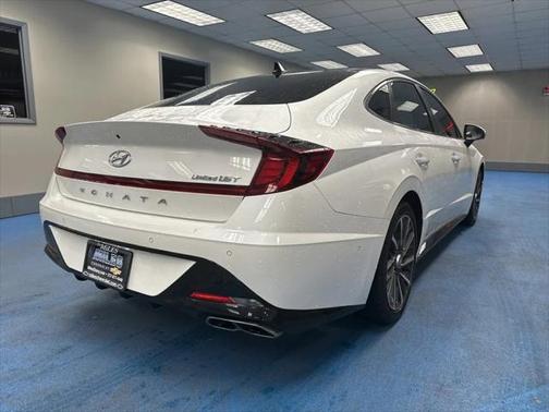 2022 Hyundai SONATA Limited