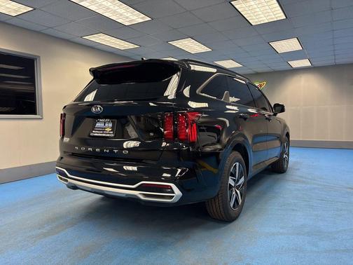 2021 Kia Sorento S