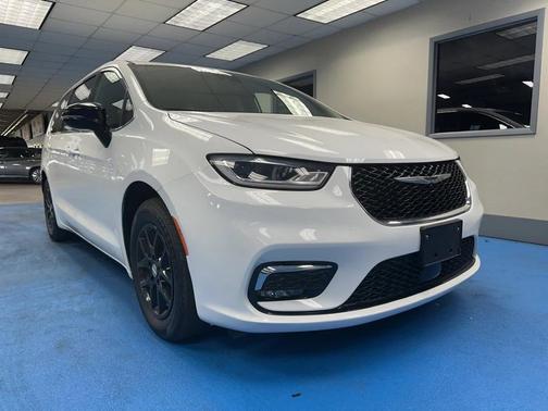 2025 Chrysler Pacifica L