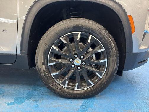 Sterling Gray Metallic 2026 Chevrolet Traverse LT