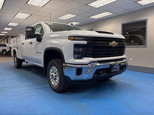 Summit White 2026 Chevrolet Silverado 2500 WT