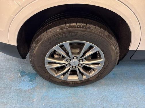 Mary Kay Pearl Tri-Coat V 2023 Cadillac XT5 Premium Luxury
