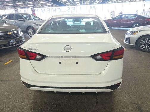 White 2025 Nissan Altima SV FWD