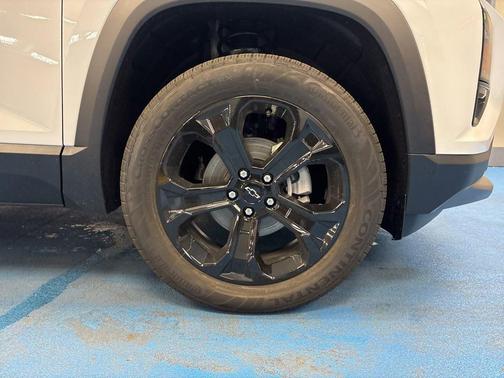 Summit White 2026 Chevrolet Equinox 1LT