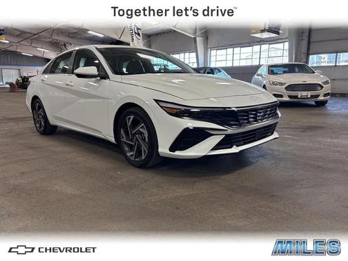 2025 Hyundai ELANTRA SEL