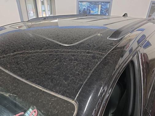 Diamond Black Crystal Pearlcoat 2023 Jeep Grand Cherokee L Altitude