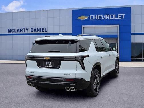 Polar White Tricoat 2026 Chevrolet Traverse FWD High Country